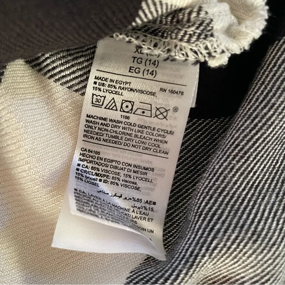 NWOT Old Navy Buffalo‎ Plaid Button-Up Shirt